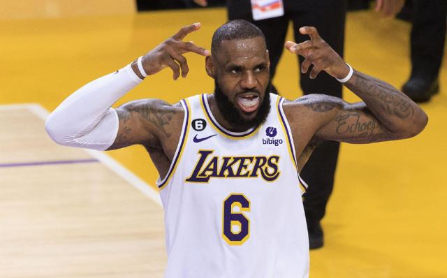 高清足球在线直播观看-黑七黑八首次同年出现 湖人谱写了哪些神奇纪录？