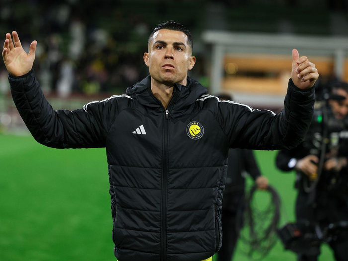 360直播-41岁仍在拼！C罗为赶上最后一届世界杯，采用特殊疗法加速康复|克里斯蒂亚诺·罗纳尔多|葡萄牙|利雅得|利雅得胜利足球俱乐部|葡萄牙足球队_新浪体育_新浪新闻